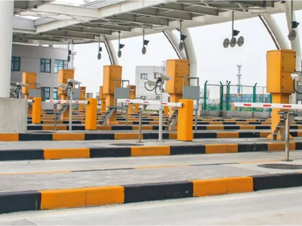 車牌識別道閘案例